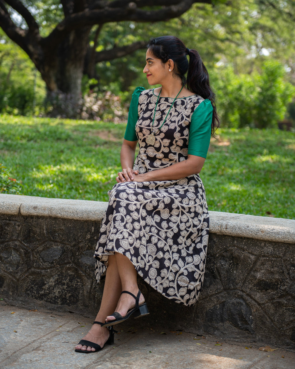 Ekanta is Chennai based online boutique having wide range of dresses like  anarkali, cotton dresses, si… | Kalamkari dresses, Kurti designs, Kurti  designs party wear